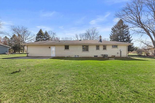 W287N6615 Hibritten WAY, Hartland, WI 53029
