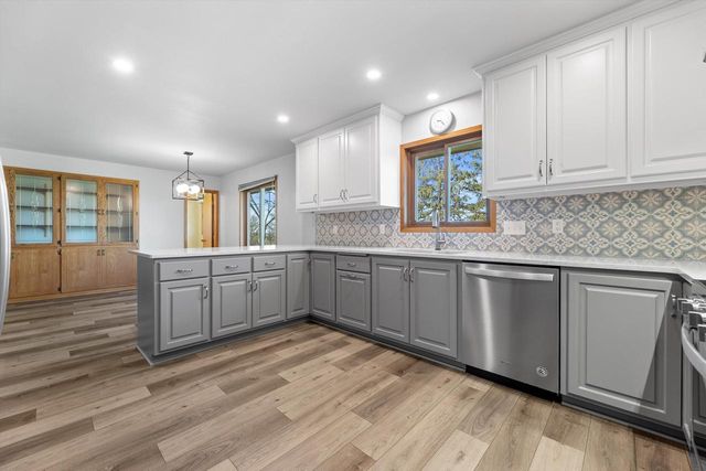 W287N6615 Hibritten WAY, Hartland, WI 53029