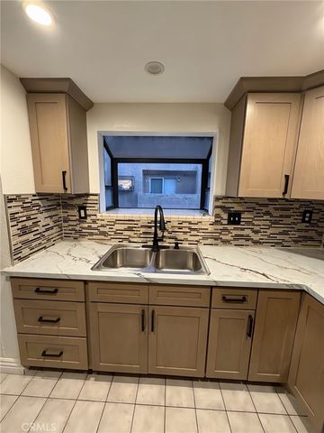 2032 S Bon View Avenue S B, Ontario, CA 91761