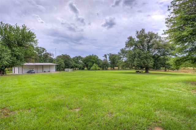 2488 County Road 2336, Como, TX 75431