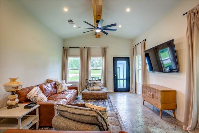 2488 County Road 2336, Como, TX 75431