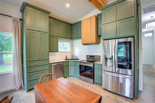 2488 County Road 2336, Como, TX 75431