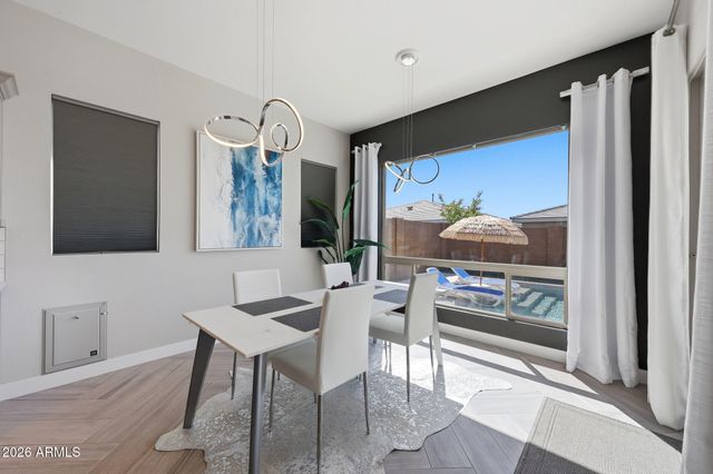 2831 E ROBIN Lane, Phoenix, AZ 85050