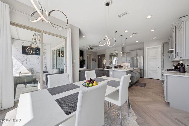 2831 E ROBIN Lane, Phoenix, AZ 85050