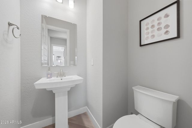 2831 E ROBIN Lane, Phoenix, AZ 85050