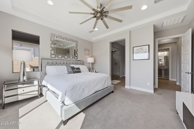 2831 E ROBIN Lane, Phoenix, AZ 85050