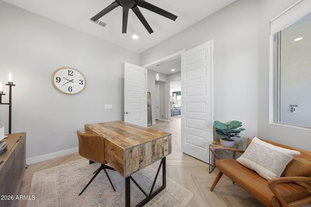 2831 E ROBIN Lane, Phoenix, AZ 85050