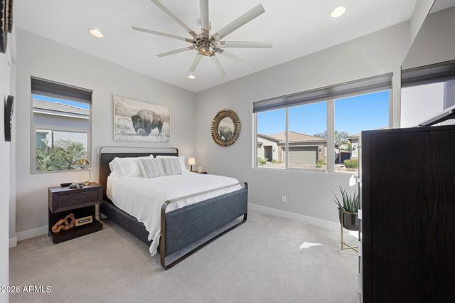 2831 E ROBIN Lane, Phoenix, AZ 85050