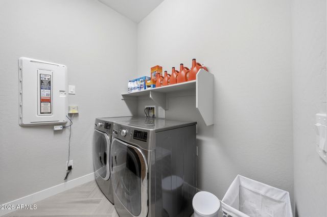 2831 E ROBIN Lane, Phoenix, AZ 85050