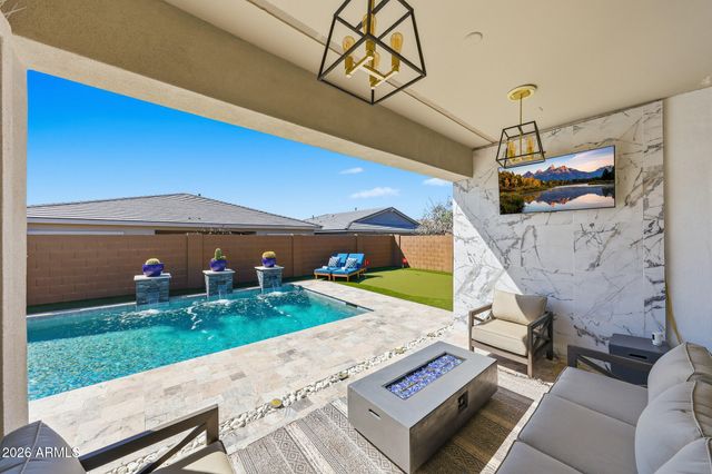 2831 E ROBIN Lane, Phoenix, AZ 85050