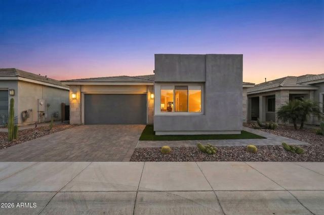 2831 E ROBIN Lane, Phoenix, AZ 85050