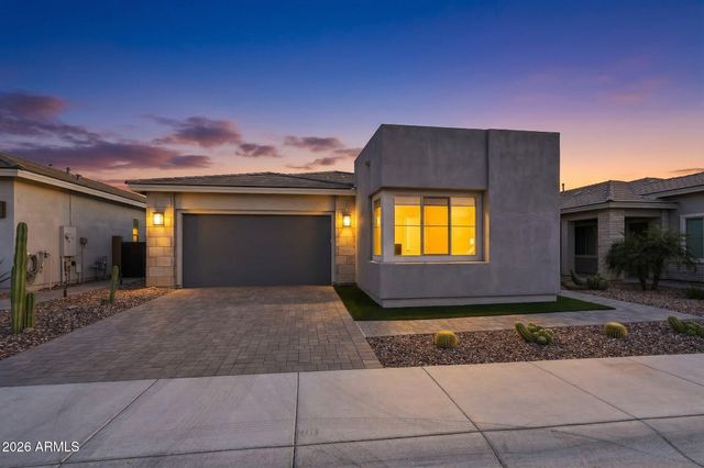 2831 E ROBIN Lane, Phoenix, AZ 85050