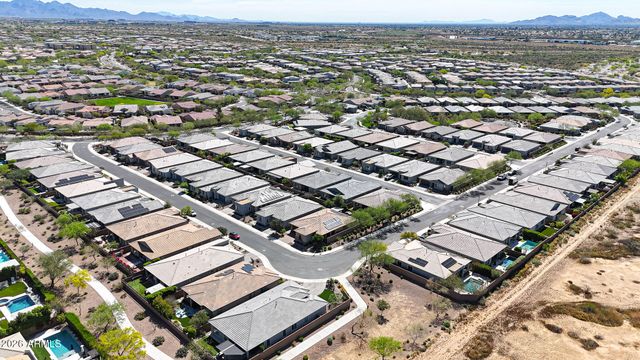 2831 E ROBIN Lane, Phoenix, AZ 85050