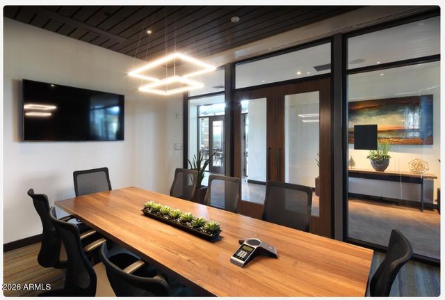 2831 E ROBIN Lane, Phoenix, AZ 85050