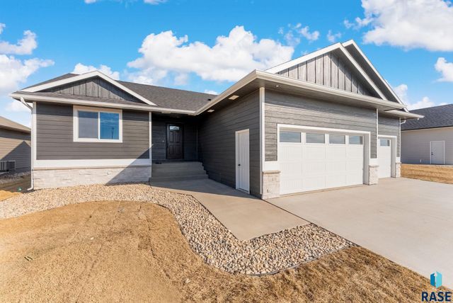 1006 Birch St Street, Harrisburg, SD 57032