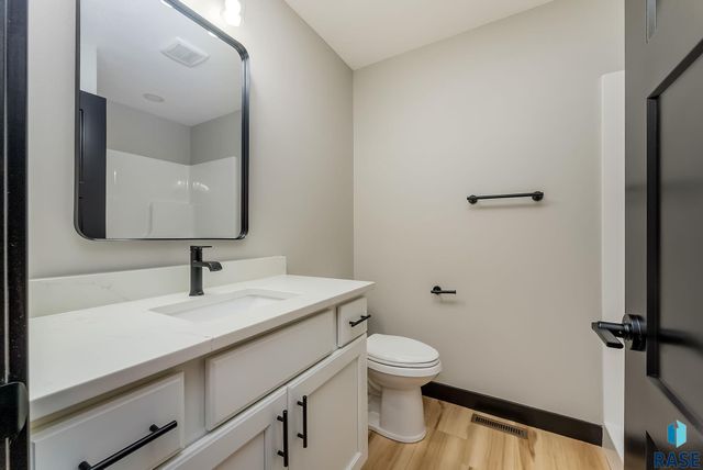 1006 Birch St Street, Harrisburg, SD 57032