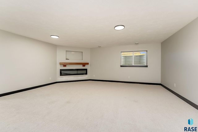 1006 Birch St Street, Harrisburg, SD 57032