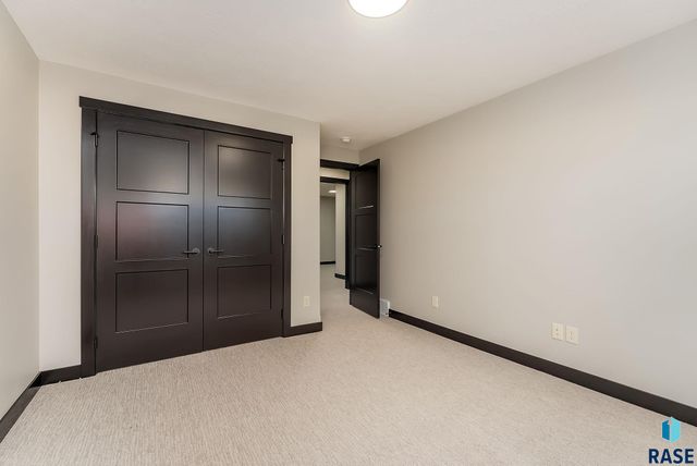 1006 Birch St Street, Harrisburg, SD 57032