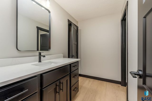 1006 Birch St Street, Harrisburg, SD 57032