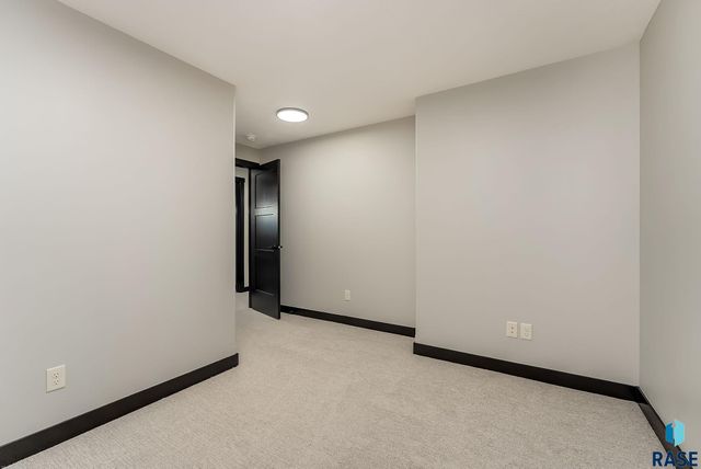 1006 Birch St Street, Harrisburg, SD 57032