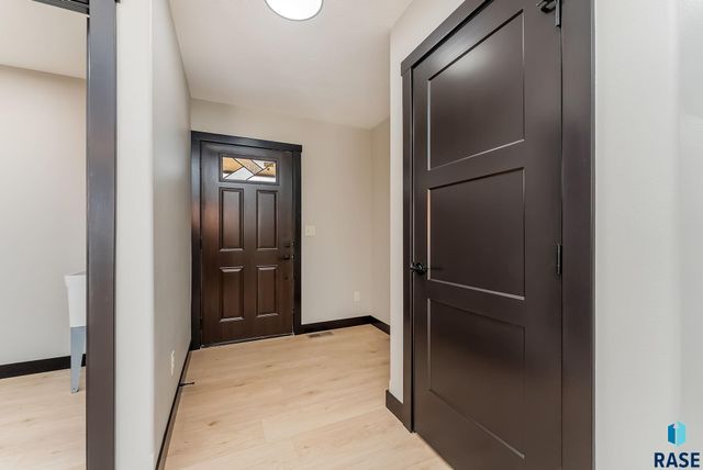 1006 Birch St Street, Harrisburg, SD 57032