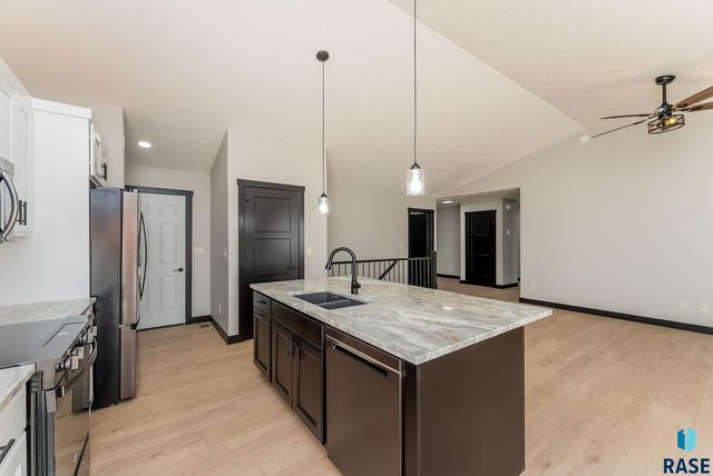 1006 Birch St Street, Harrisburg, SD 57032