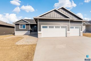 1006 Birch St Street, Harrisburg, SD 57032