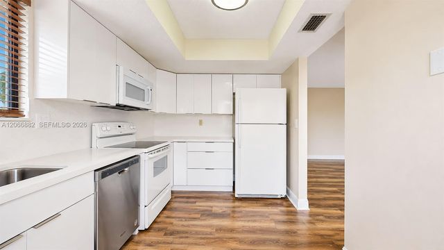 11830 SW 80th Street 427, Miami, FL 33183