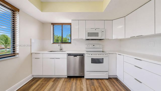 11830 SW 80th Street 427, Miami, FL 33183