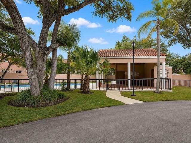11830 SW 80th Street 427, Miami, FL 33183