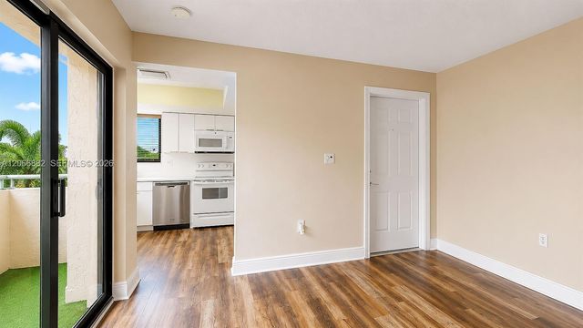 11830 SW 80th Street 427, Miami, FL 33183
