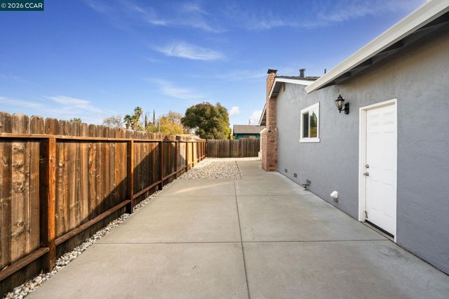 3916 Saint Michael Ct, Concord, CA 94519