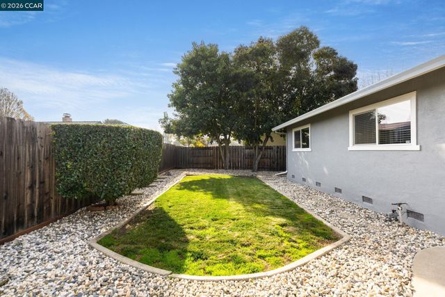 3916 Saint Michael Ct, Concord, CA 94519