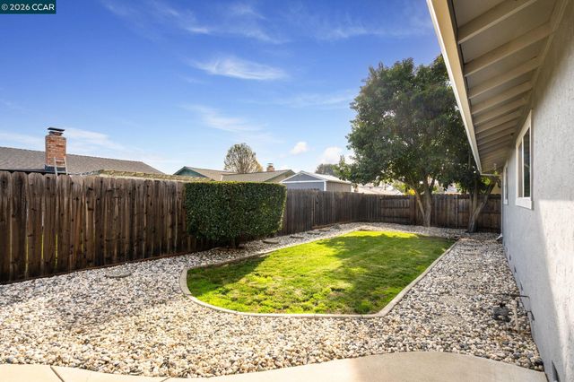 3916 Saint Michael Ct, Concord, CA 94519