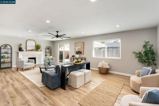 3916 Saint Michael Ct, Concord, CA 94519