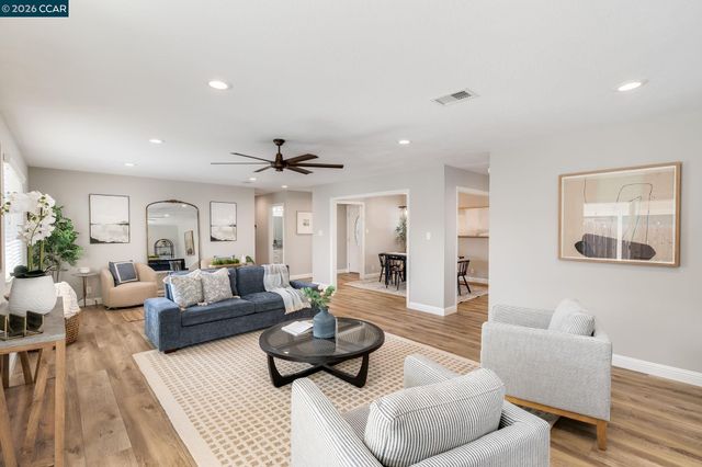 3916 Saint Michael Ct, Concord, CA 94519