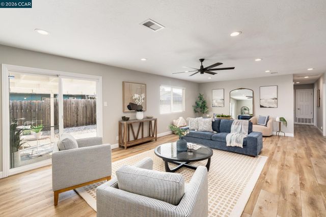 3916 Saint Michael Ct, Concord, CA 94519