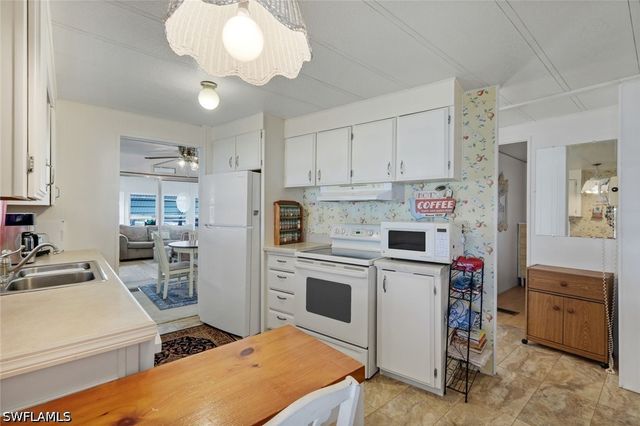 27520 Bourbonniere DR, Bonita Springs, FL 34135