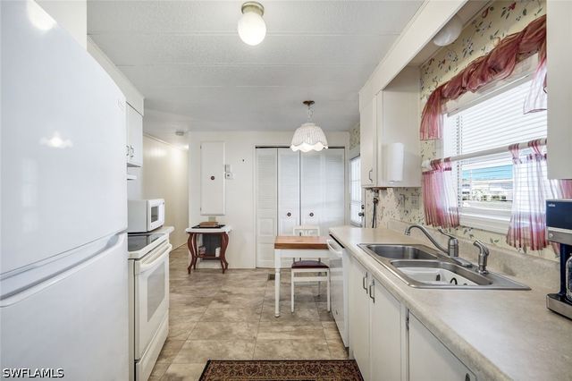 27520 Bourbonniere DR, Bonita Springs, FL 34135