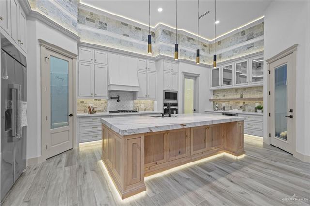 2500 Vanderbilt Avenue, Mcallen, TX 78504