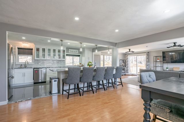 103 Jay Road, Merrimack, NH 03054