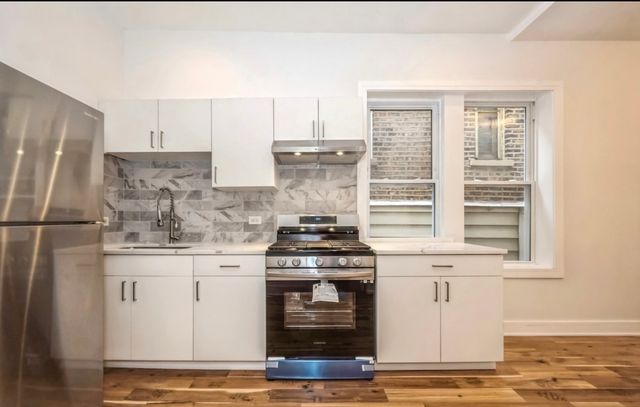 3329 S Oakley Avenue 1, Chicago, IL 60608