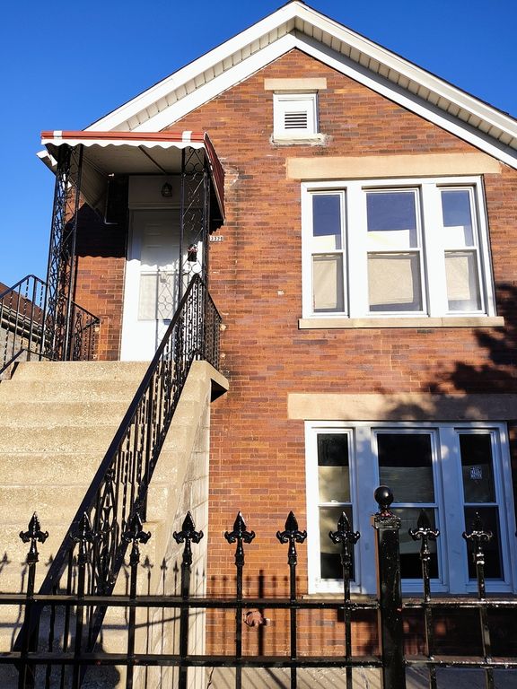 3329 S Oakley Avenue 1, Chicago, IL 60608