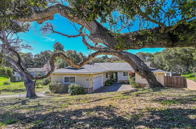 9390 Holly Oak Way, Salinas, CA 93907