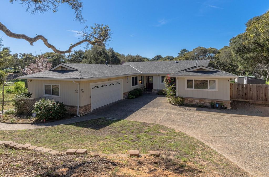 9390 Holly Oak Way, Salinas, CA 93907