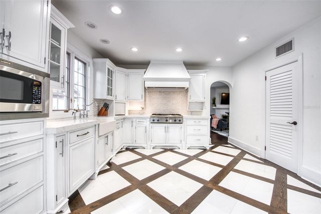 76 S WASHINGTON DRIVE, Sarasota, FL 34236