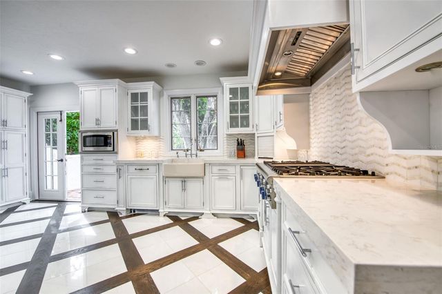 76 S WASHINGTON DRIVE, Sarasota, FL 34236