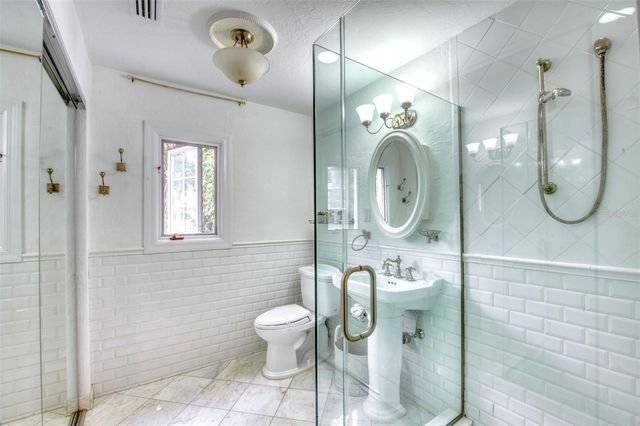 76 S WASHINGTON DRIVE, Sarasota, FL 34236