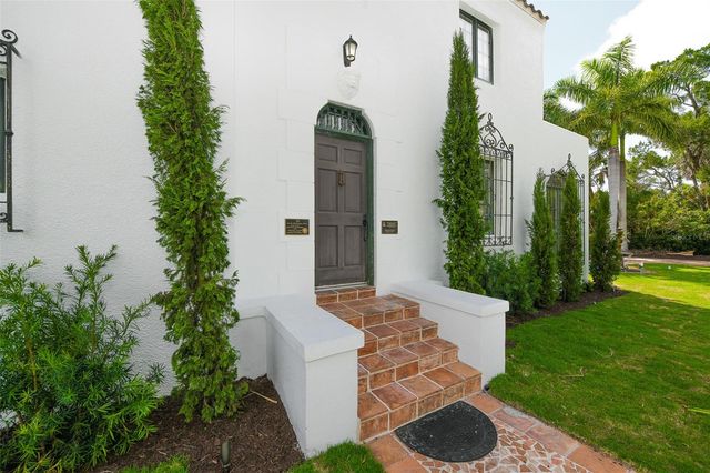 76 S WASHINGTON DRIVE, Sarasota, FL 34236