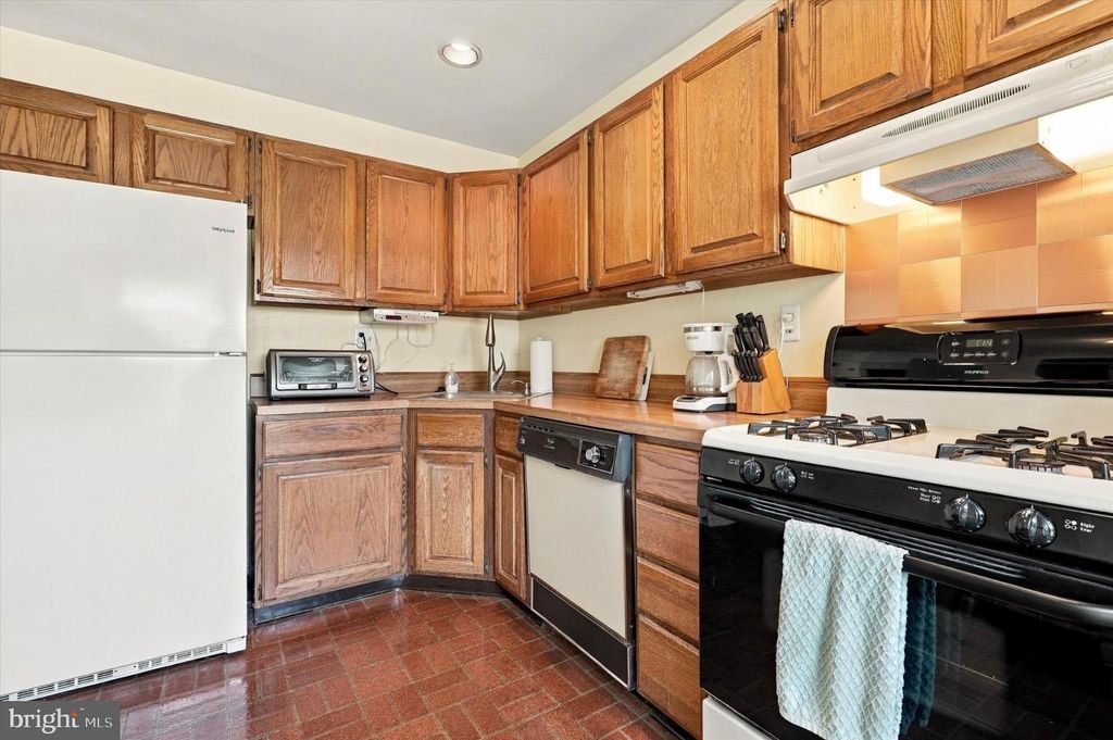 2026 YORKTOWN S, WEST NORRITON, PA 19403 — photo 5